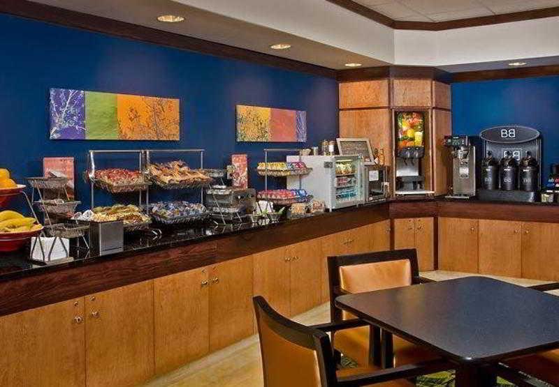 Fairfield Inn And Suites By Marriott Oklahoma City Airport Restaurant photo